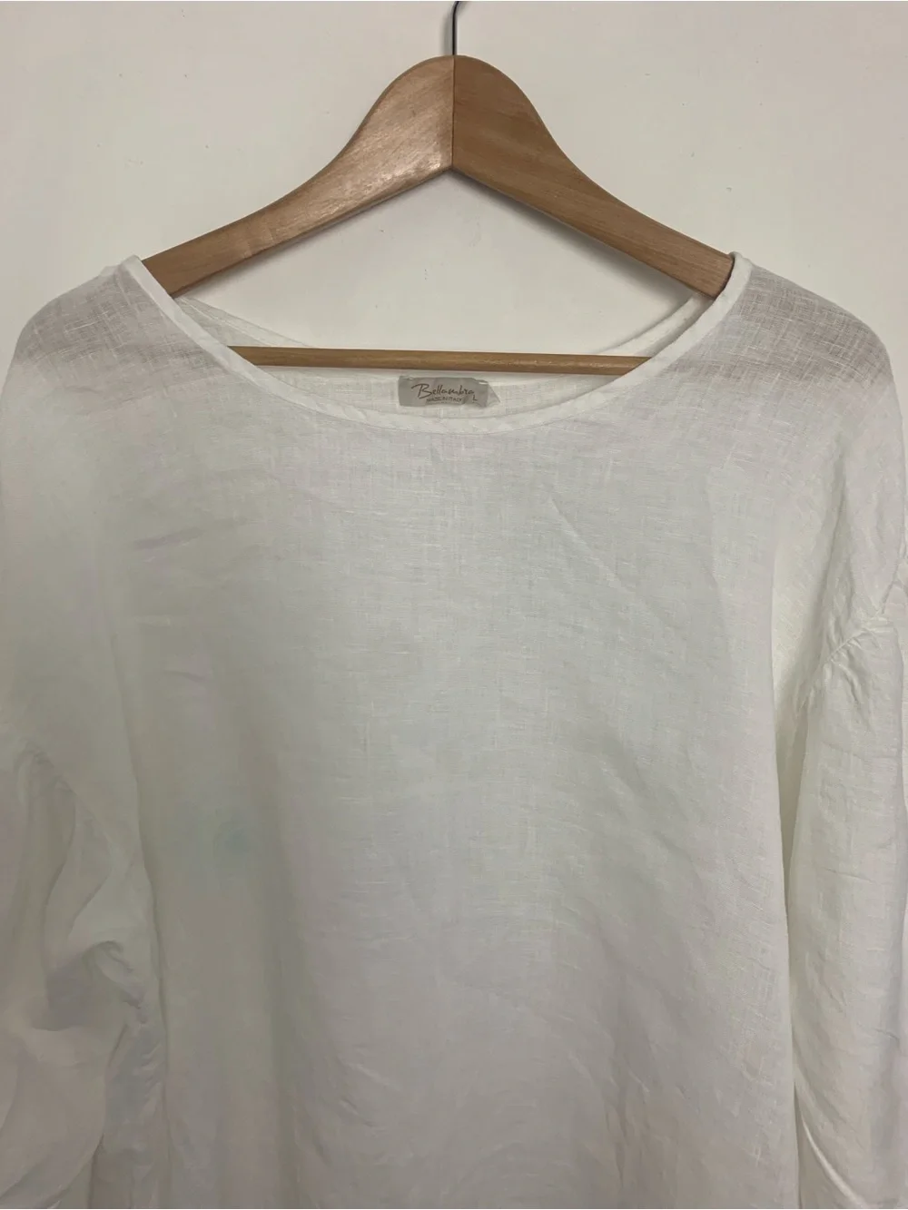 Bellambra Linen Blouse - Picture 5 of 9